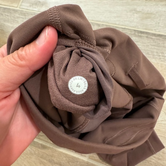 Lululemon Wunder Train Shorts with 6 inch inseam in Dark Oxide - Picture 7 of 7